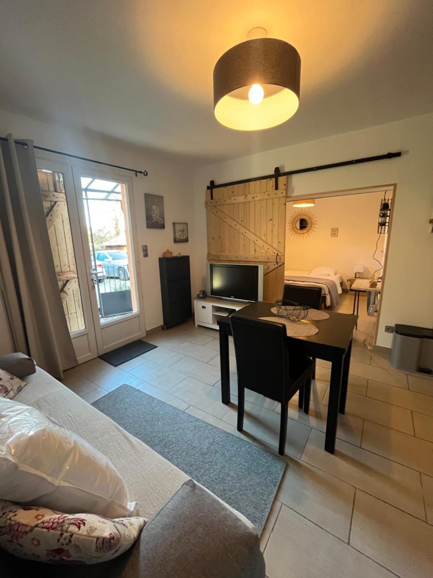 Studio Cosy Avec Climatisation Et Terrasse Malataverne Exterior foto